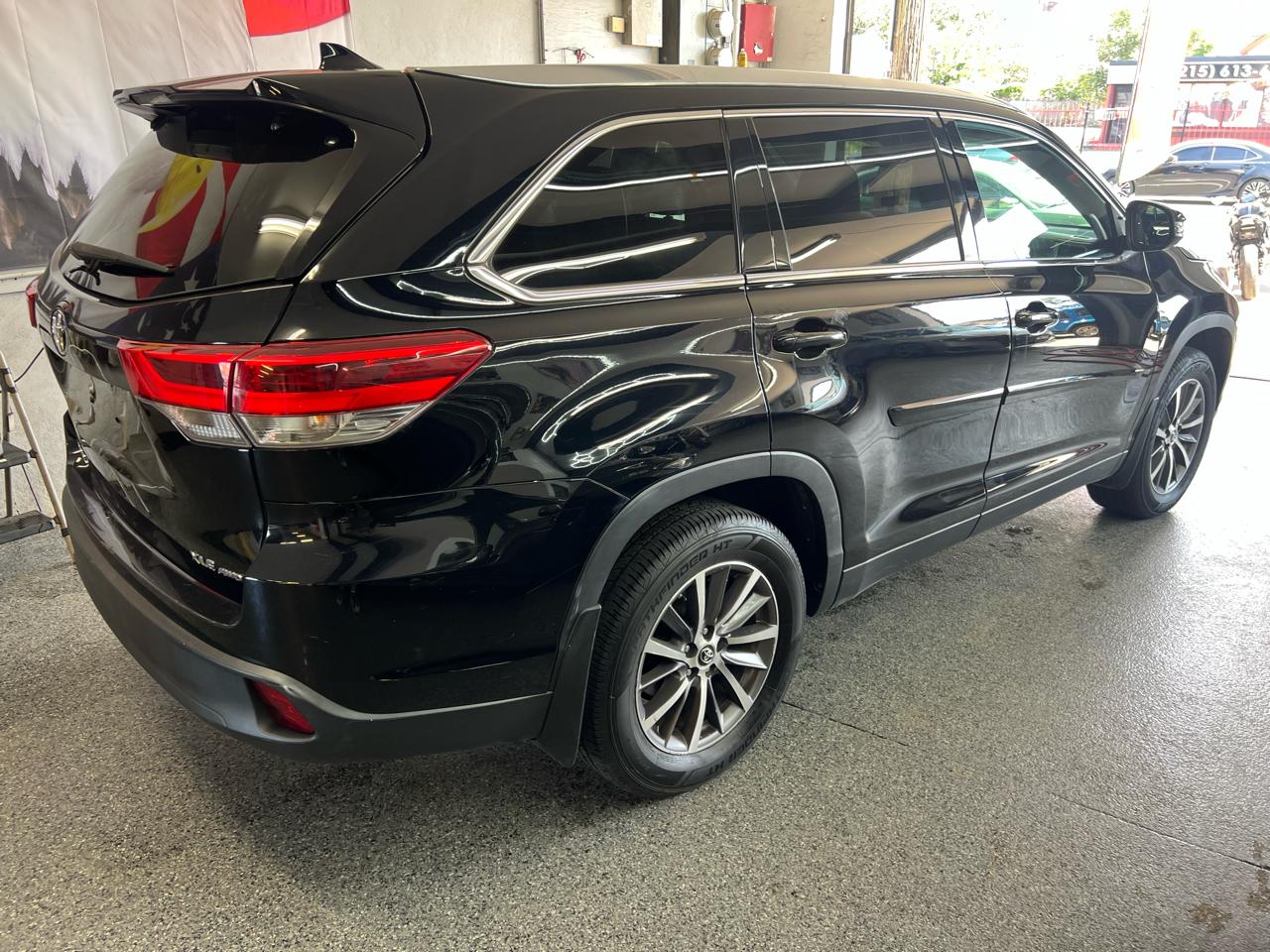 Toyota Highlander XLE AWD V6 2019