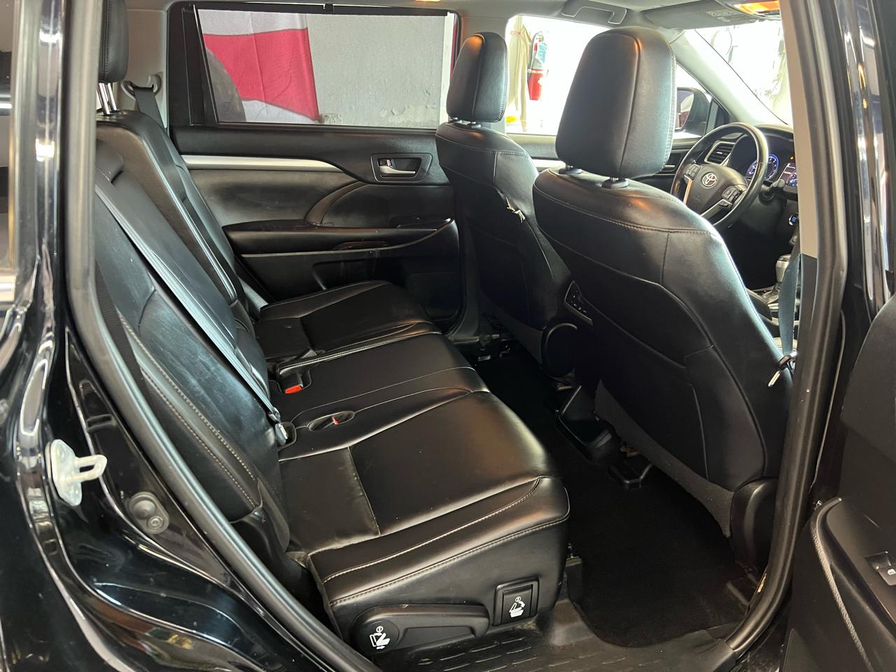 Toyota Highlander XLE AWD V6 2019