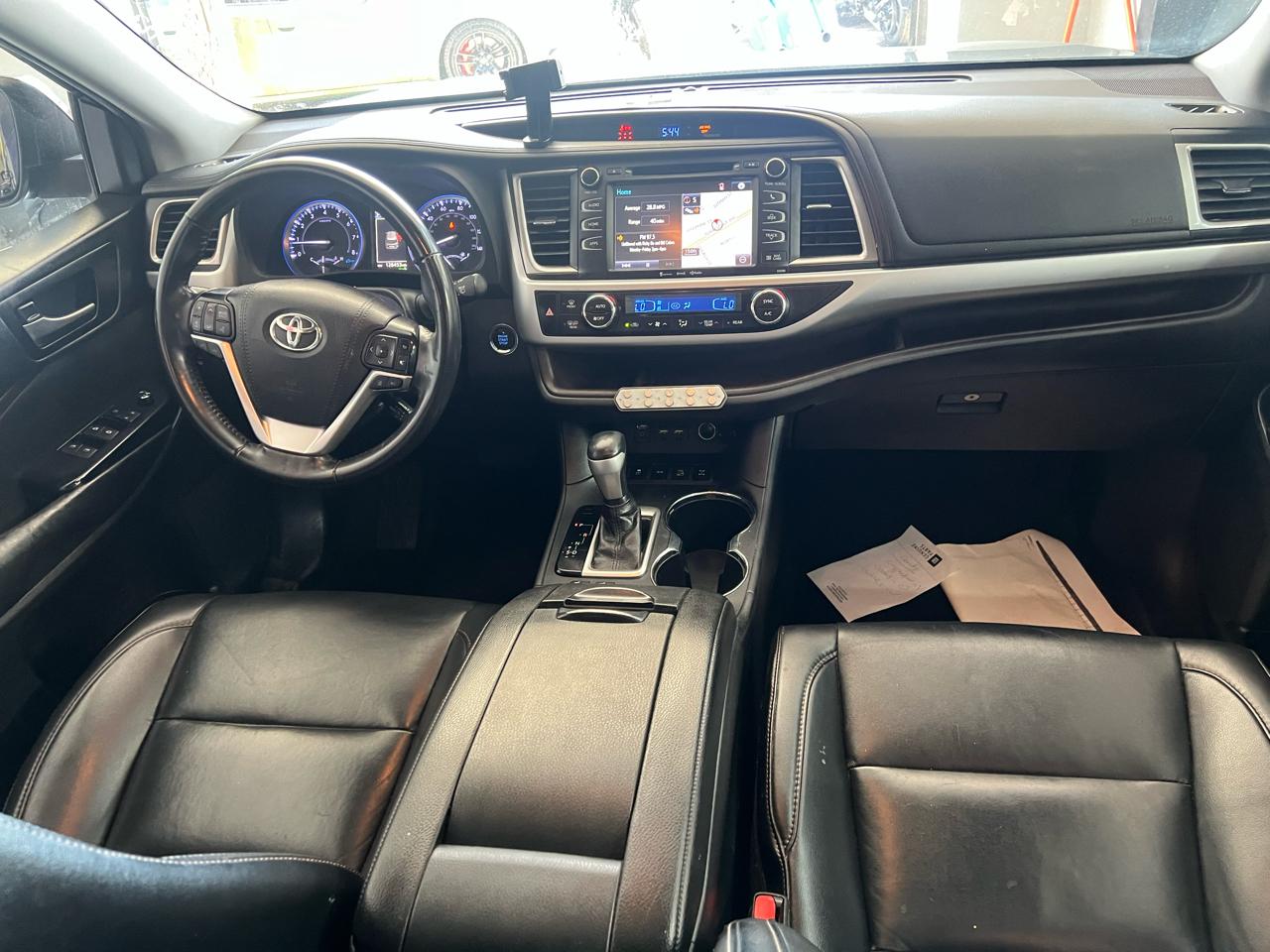 Toyota Highlander XLE AWD V6 2019