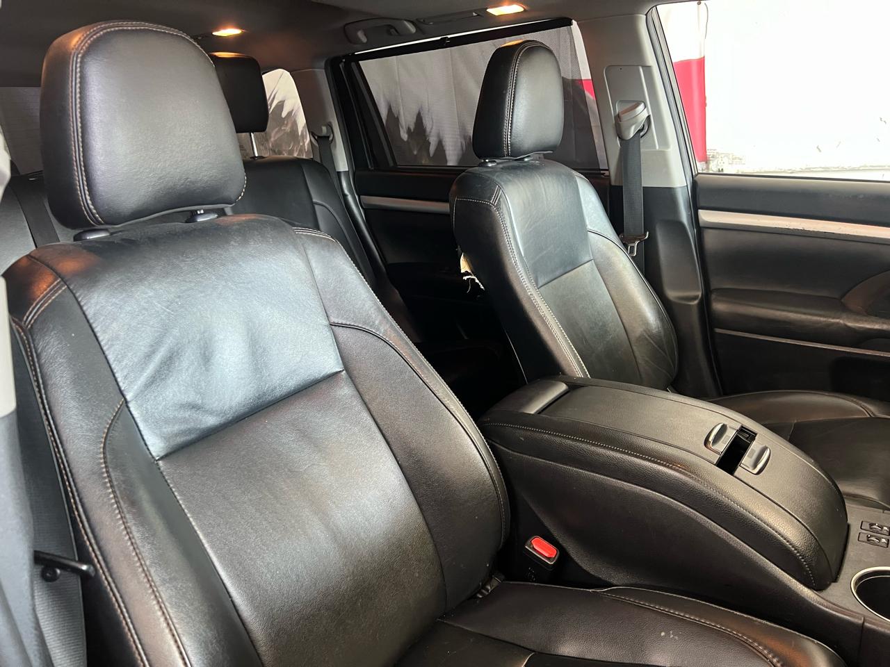 Toyota Highlander XLE AWD V6 2019