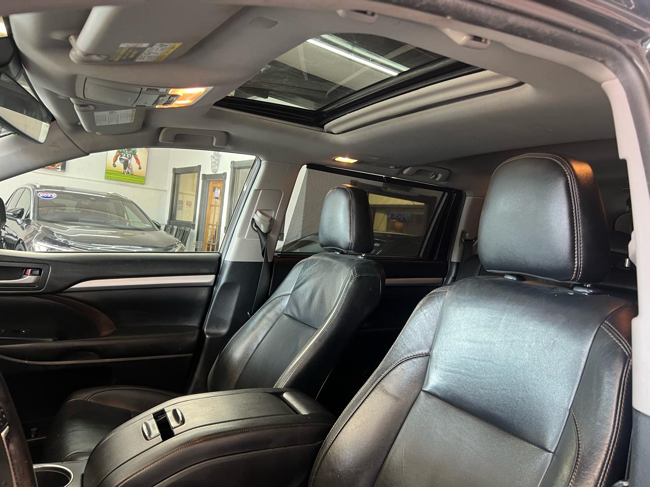 Toyota Highlander XLE AWD V6 2019