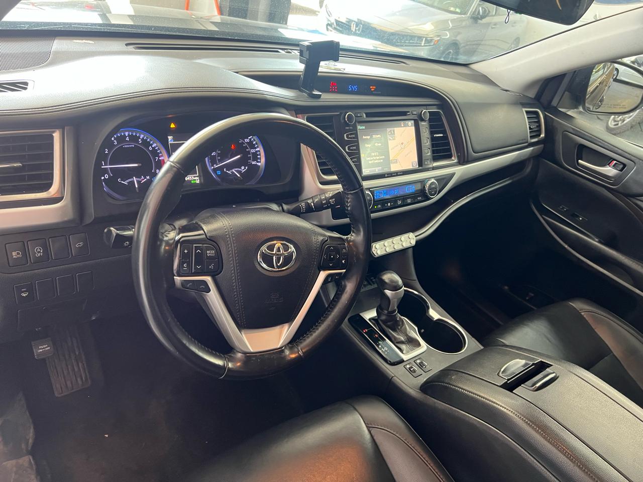 Toyota Highlander XLE AWD V6 2019