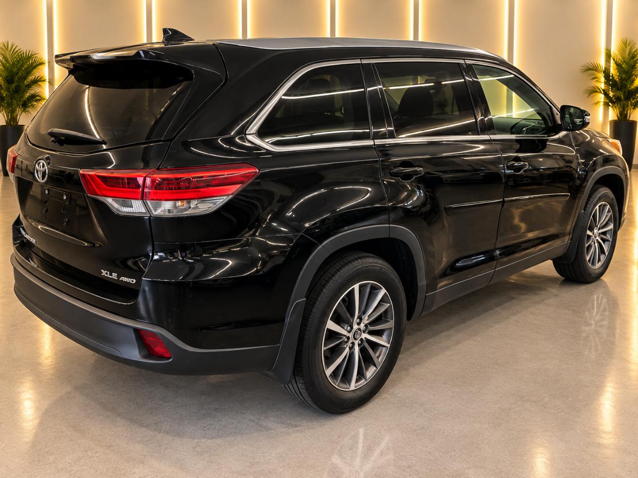 Toyota Highlander XLE AWD V6 2019