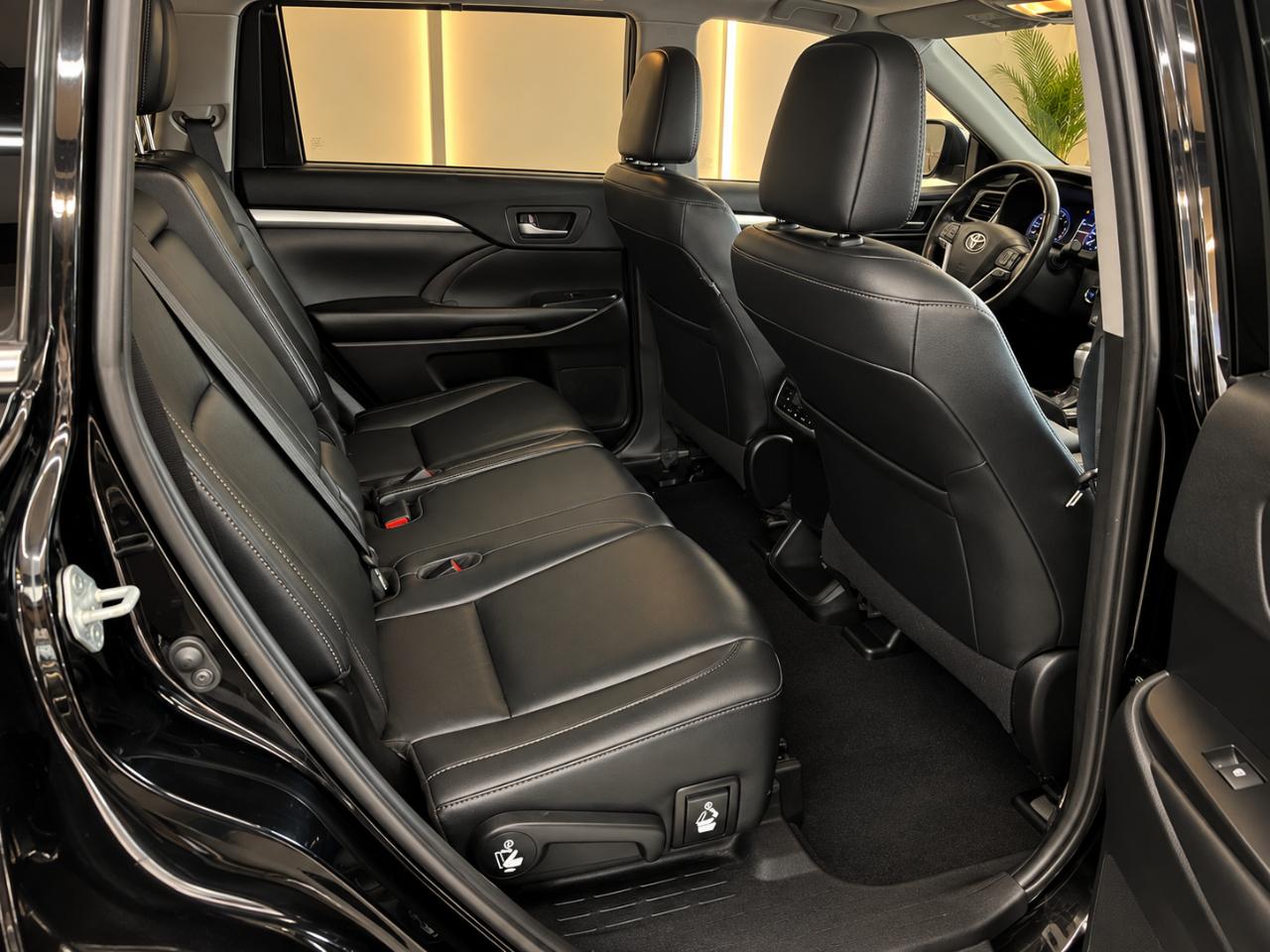 Toyota Highlander XLE AWD V6 2019