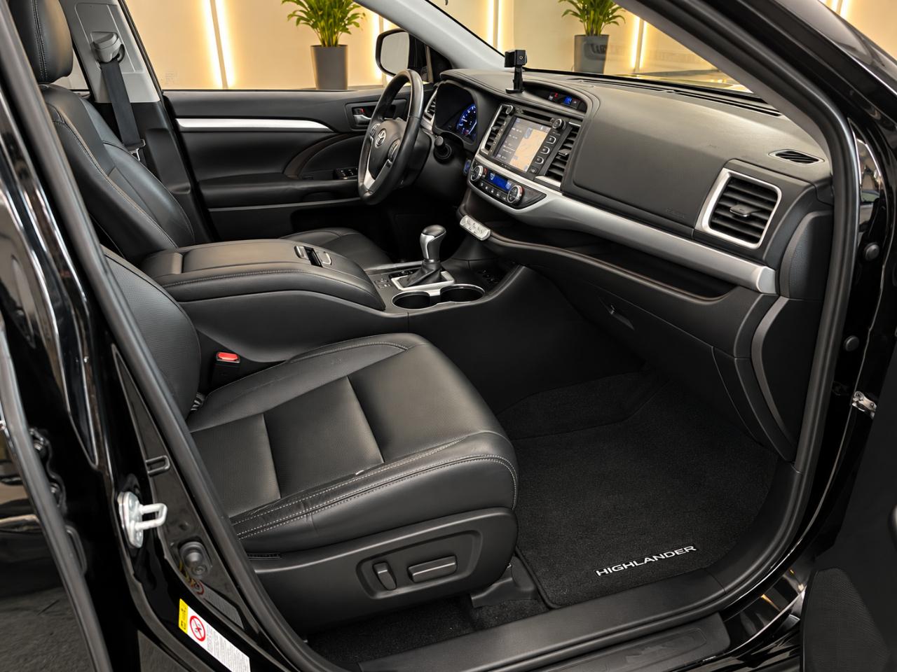 Toyota Highlander XLE AWD V6 2019
