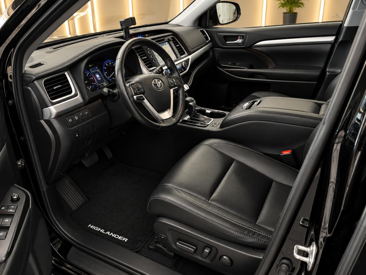 Toyota Highlander XLE AWD V6 2019