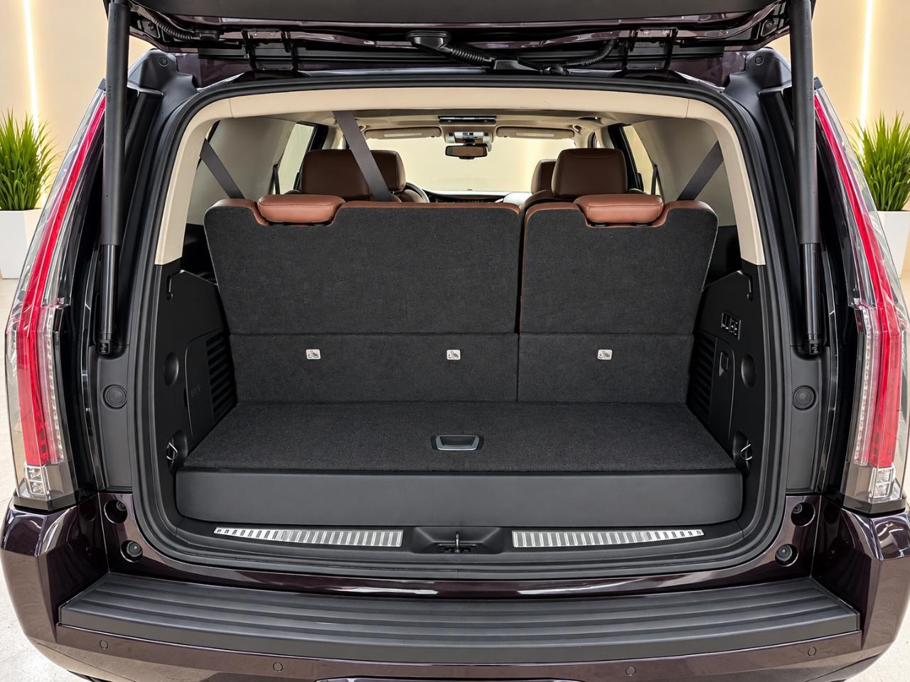 Cadillac Escalade Luxury 4WD 2016