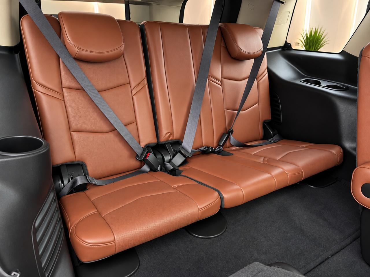 Cadillac Escalade Luxury 4WD 2016