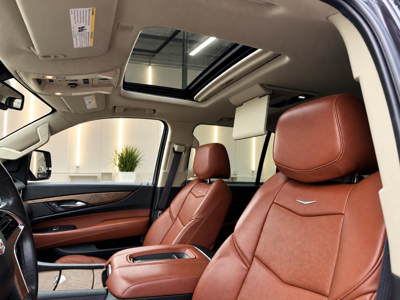 Cadillac Escalade Luxury 4WD 2016