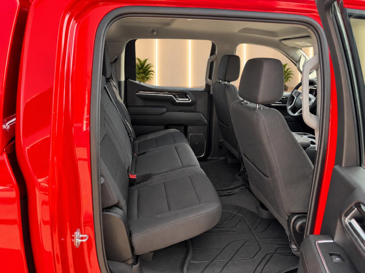 Chevrolet Silverado 1500 LT Crew Cab 4WD 2023