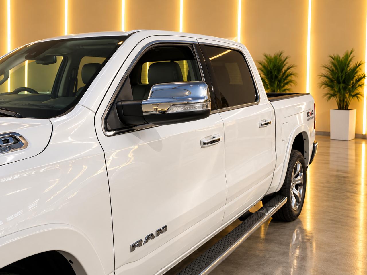 RAM 1500 Laramie Crew Cab SWB 4WD 2022