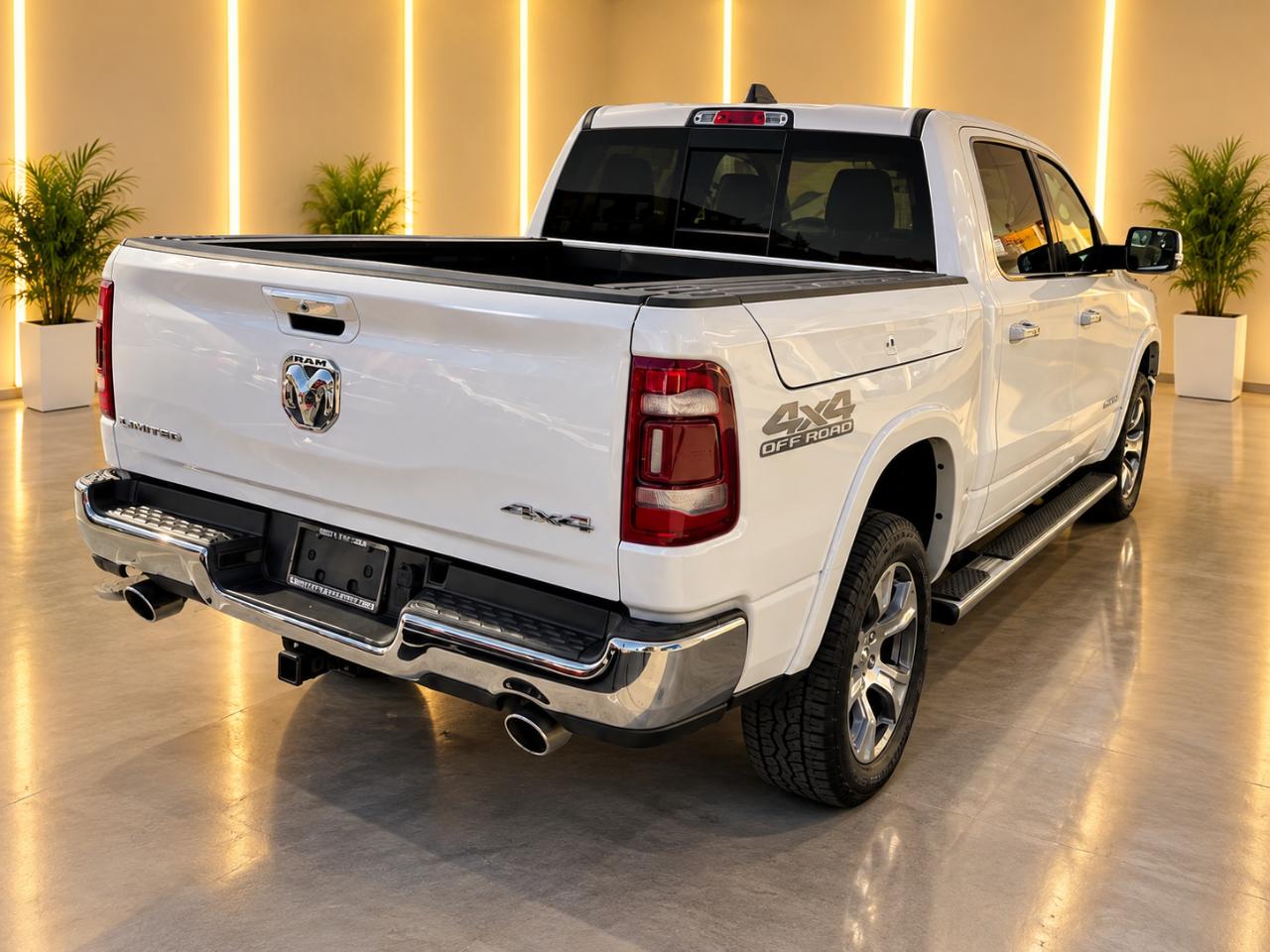 RAM 1500 Laramie Crew Cab SWB 4WD 2022
