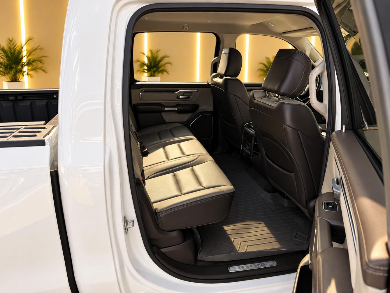 RAM 1500 Laramie Crew Cab SWB 4WD 2022