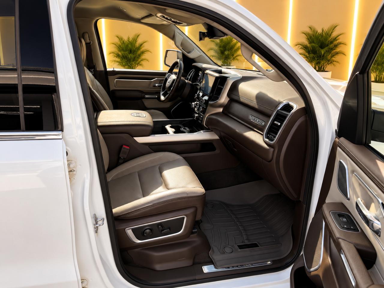 RAM 1500 Laramie Crew Cab SWB 4WD 2022