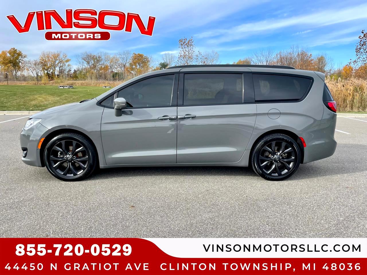 Chrysler Pacifica Red S FWD 2020