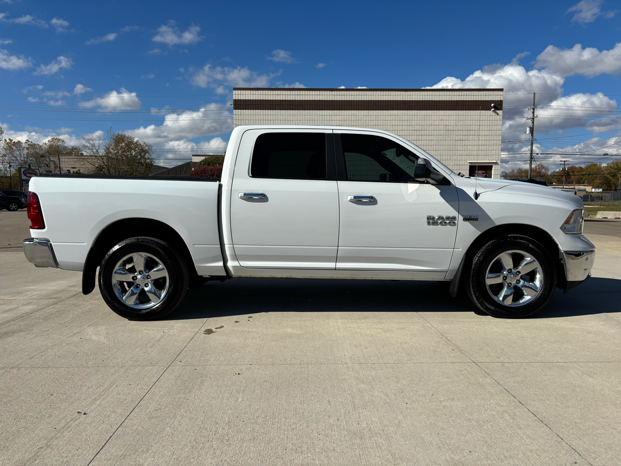 RAM 1500 Big Horn 4x4 Crew Cab 5'7" Box 2017 RAM 1500 Big Horn 4x4 Crew Cab 5'7" Box 2017