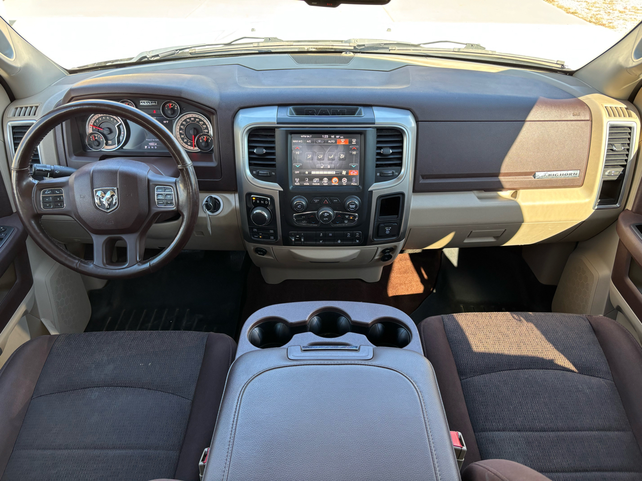 RAM 1500 Big Horn 4x4 Crew Cab 5'7" Box 2017 RAM 1500 Big Horn 4x4 Crew Cab 5'7" Box 2017