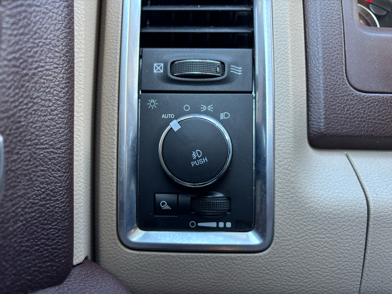 RAM 1500 Big Horn 4x4 Crew Cab 5'7" Box 2017 RAM 1500 Big Horn 4x4 Crew Cab 5'7" Box 2017