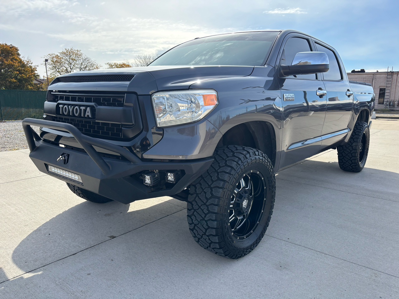Toyota Tundra 4WD Platinum CrewMax 5.5' Bed 5.7L (Natl) 2017 Toyota Tundra 4WD Platinum CrewMax 5.5' Bed 5.7L (Natl) 2017