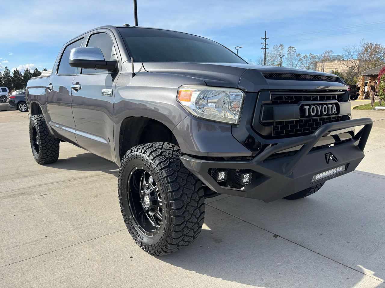 Toyota Tundra 4WD Platinum CrewMax 5.5' Bed 5.7L (Natl) 2017 Toyota Tundra 4WD Platinum CrewMax 5.5' Bed 5.7L (Natl) 2017