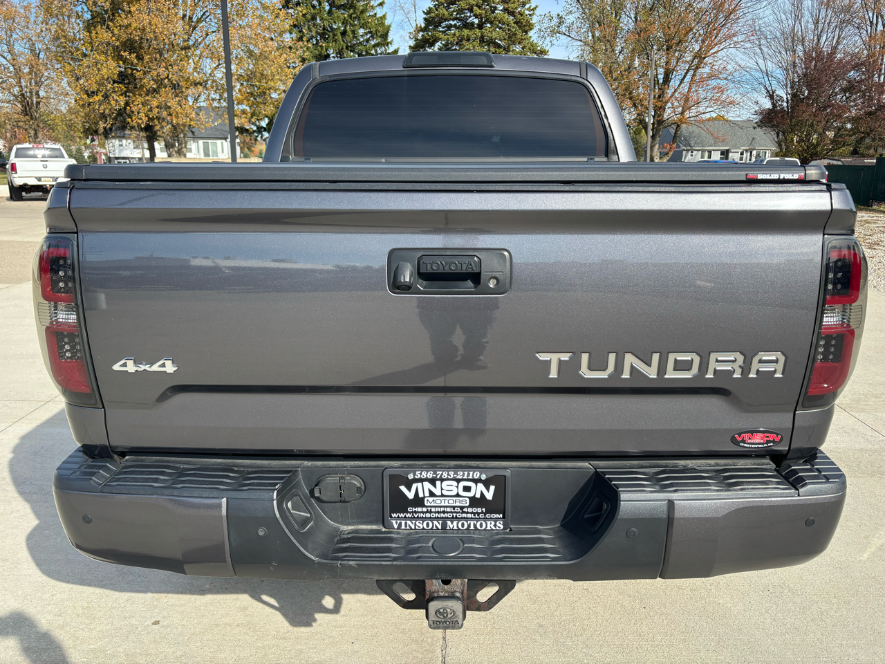 Toyota Tundra 4WD Platinum CrewMax 5.5' Bed 5.7L (Natl) 2017 Toyota Tundra 4WD Platinum CrewMax 5.5' Bed 5.7L (Natl) 2017