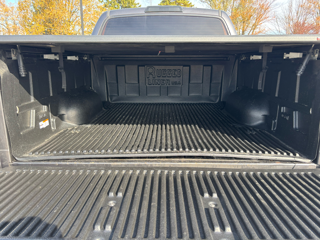 Toyota Tundra 4WD Platinum CrewMax 5.5' Bed 5.7L (Natl) 2017 Toyota Tundra 4WD Platinum CrewMax 5.5' Bed 5.7L (Natl) 2017