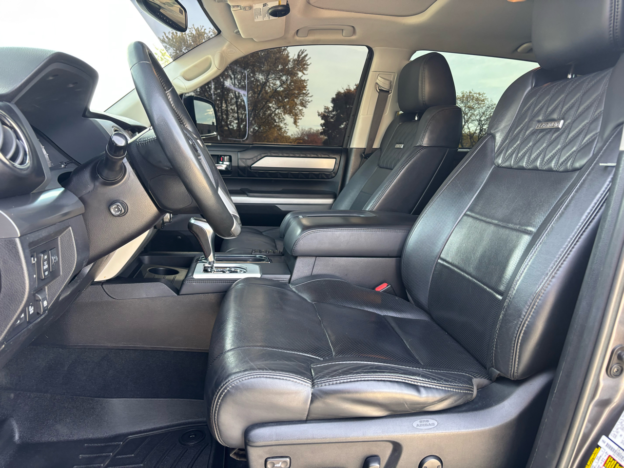 Toyota Tundra 4WD Platinum CrewMax 5.5' Bed 5.7L (Natl) 2017 Toyota Tundra 4WD Platinum CrewMax 5.5' Bed 5.7L (Natl) 2017