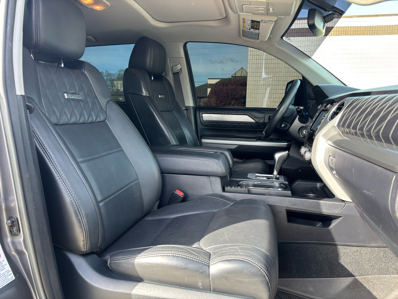 Toyota Tundra 4WD Platinum CrewMax 5.5' Bed 5.7L (Natl) 2017 Toyota Tundra 4WD Platinum CrewMax 5.5' Bed 5.7L (Natl) 2017