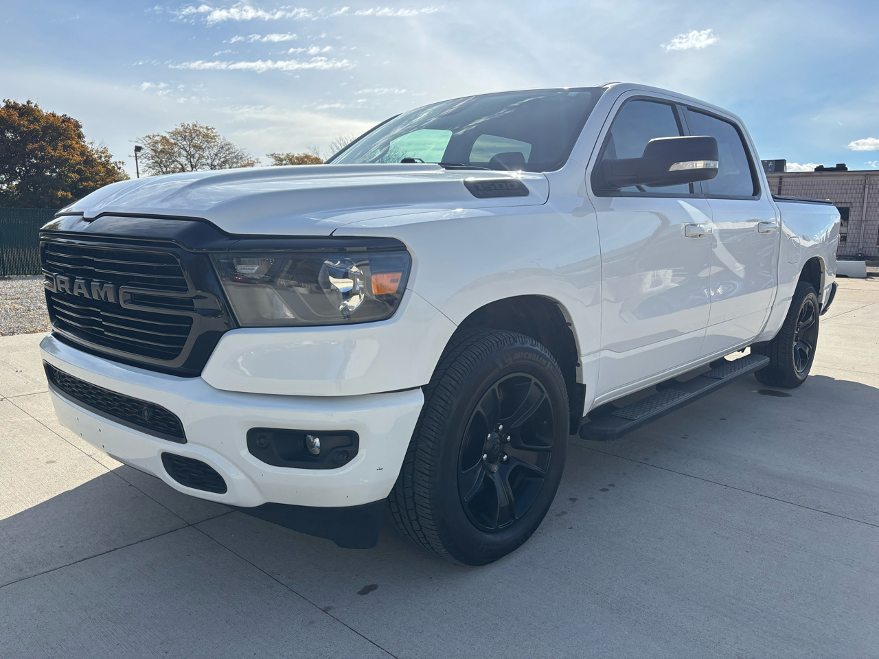 RAM 1500 Big Horn 4x4 Crew Cab 5'7" Box 2020 RAM 1500 Big Horn 4x4 Crew Cab 5'7" Box 2020