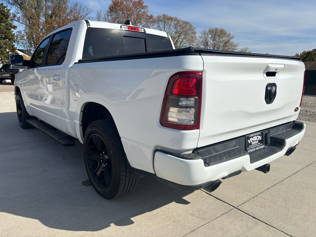 RAM 1500 Big Horn 4x4 Crew Cab 5'7" Box 2020 RAM 1500 Big Horn 4x4 Crew Cab 5'7" Box 2020