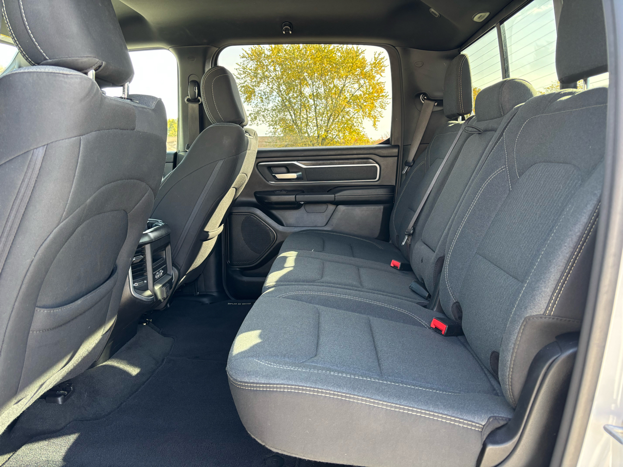 RAM 1500 Big Horn 4x4 Crew Cab 5'7" Box 2020 RAM 1500 Big Horn 4x4 Crew Cab 5'7" Box 2020