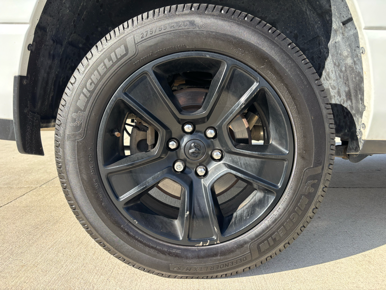 RAM 1500 Big Horn 4x4 Crew Cab 5'7" Box 2020 RAM 1500 Big Horn 4x4 Crew Cab 5'7" Box 2020