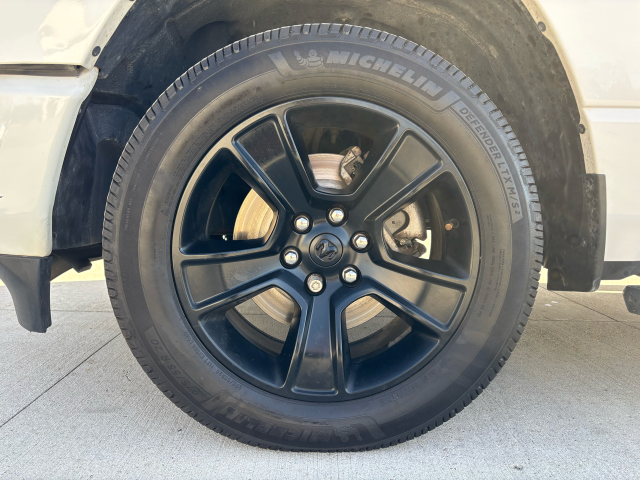 RAM 1500 Big Horn 4x4 Crew Cab 5'7" Box 2020 RAM 1500 Big Horn 4x4 Crew Cab 5'7" Box 2020