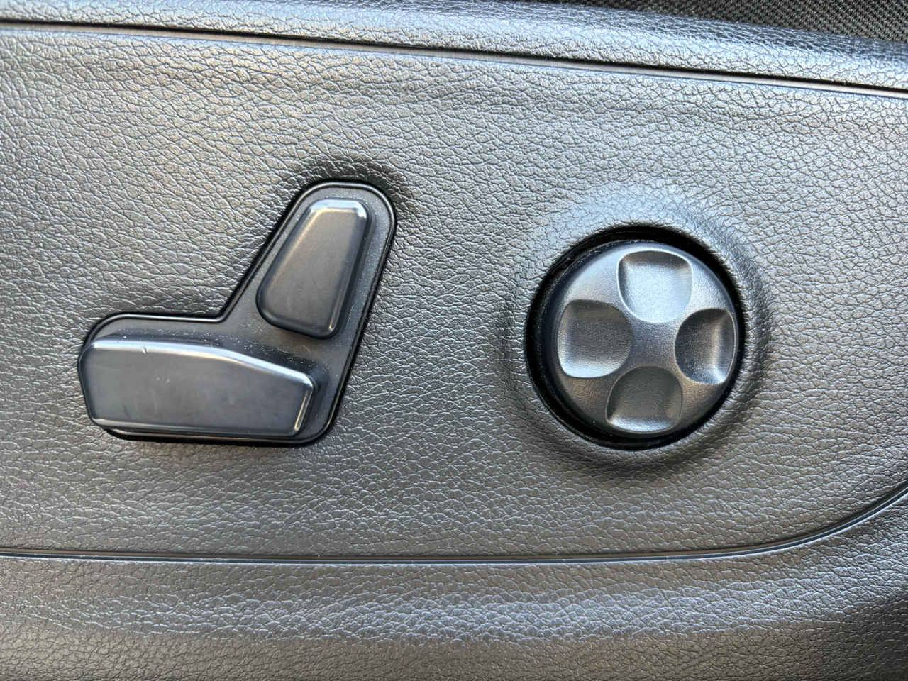 RAM 1500 Big Horn 4x4 Crew Cab 5'7" Box 2020 RAM 1500 Big Horn 4x4 Crew Cab 5'7" Box 2020