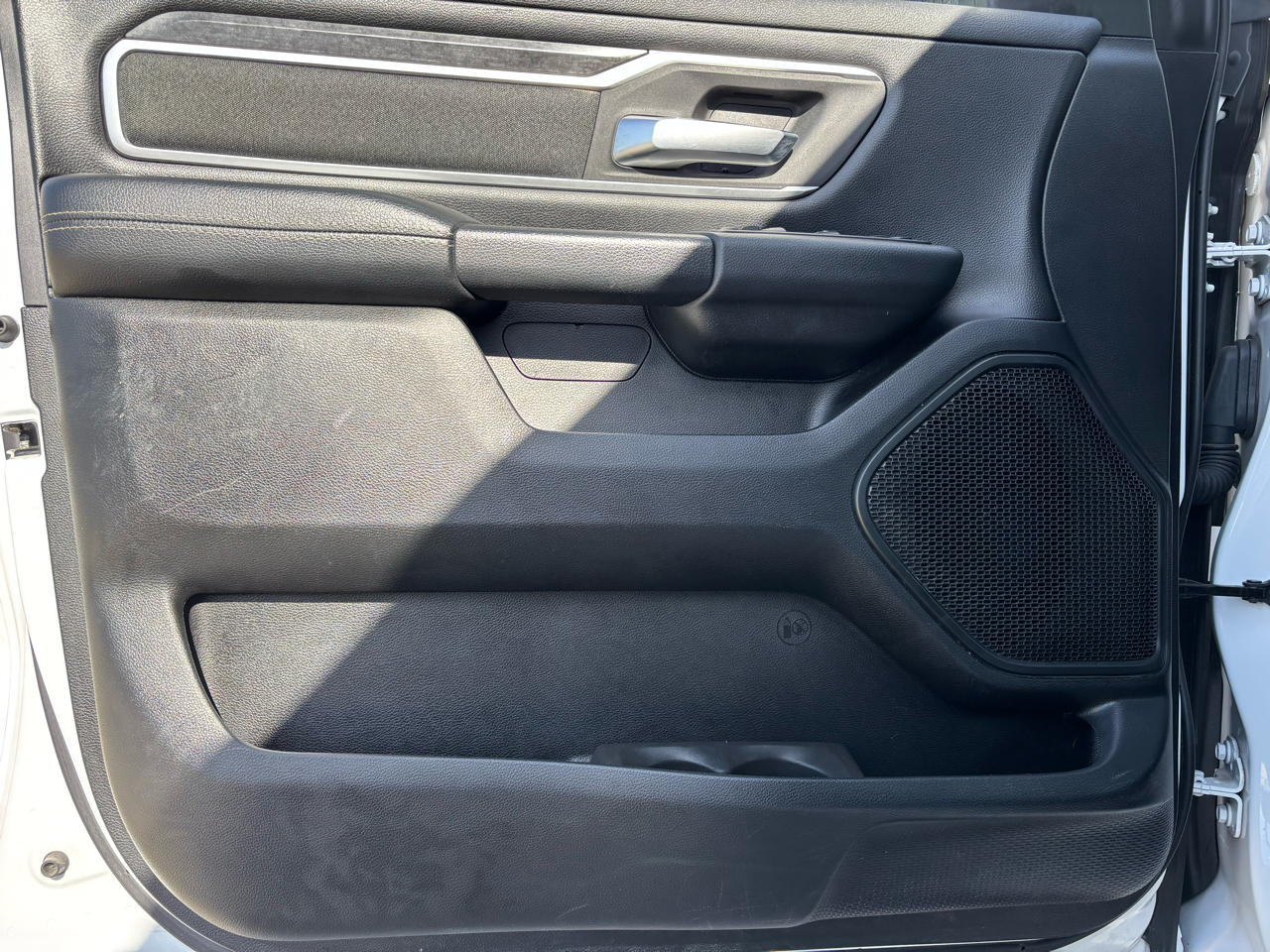 RAM 1500 Big Horn 4x4 Crew Cab 5'7" Box 2020 RAM 1500 Big Horn 4x4 Crew Cab 5'7" Box 2020