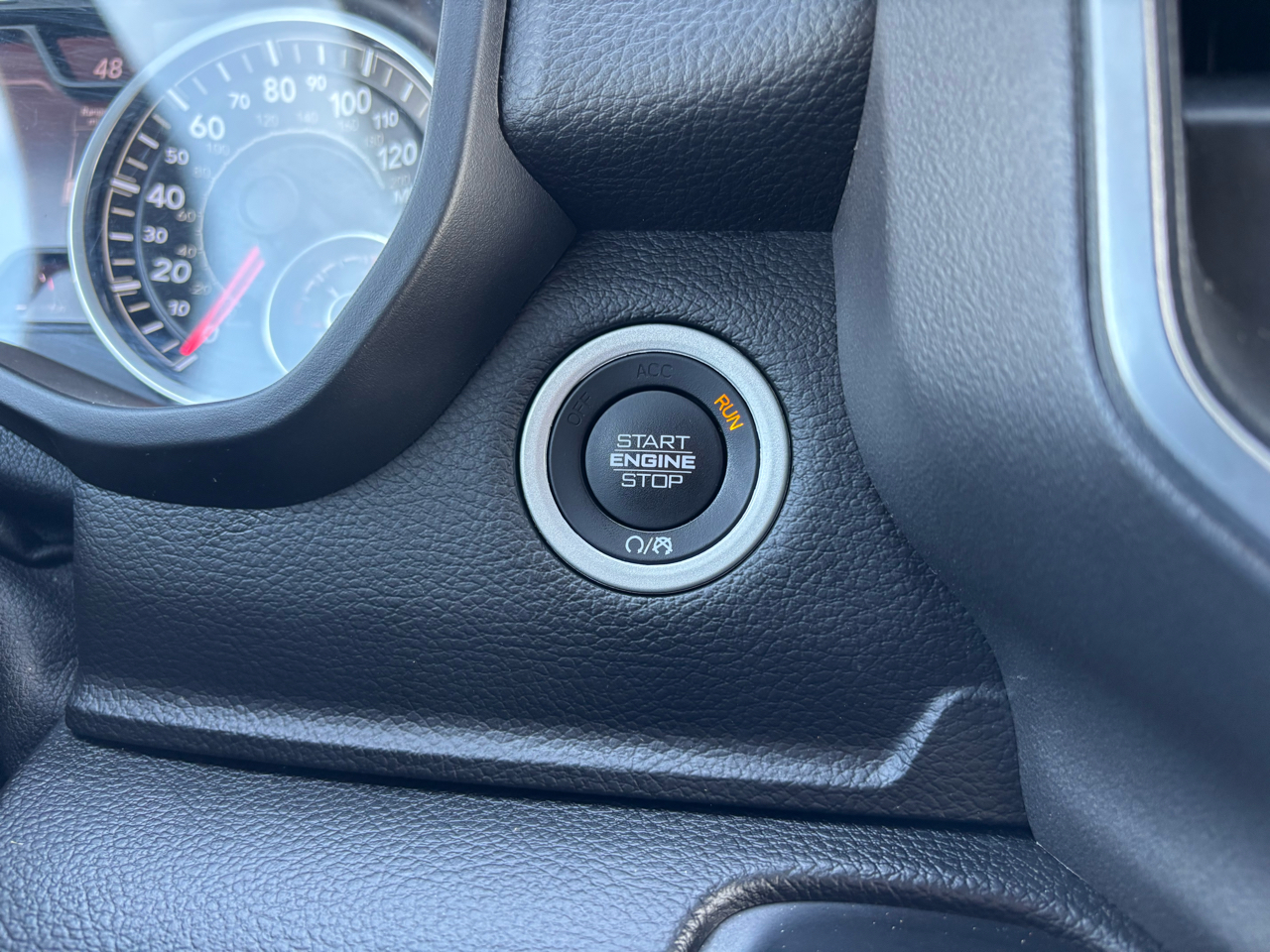 RAM 1500 Big Horn 4x4 Crew Cab 5'7" Box 2020 RAM 1500 Big Horn 4x4 Crew Cab 5'7" Box 2020