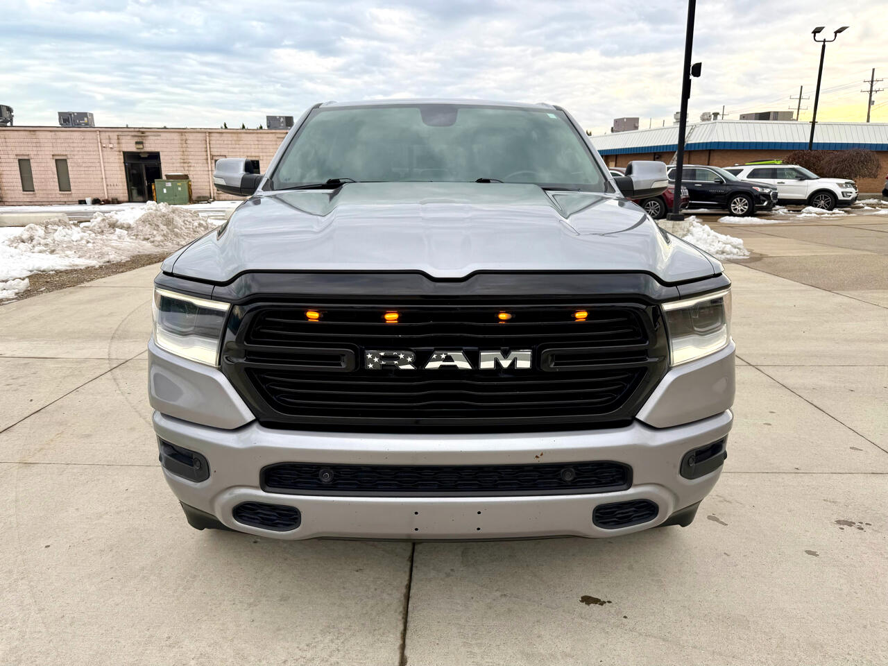 RAM 1500 Big Horn 4x4 Crew Cab 5'7" Box 2020
