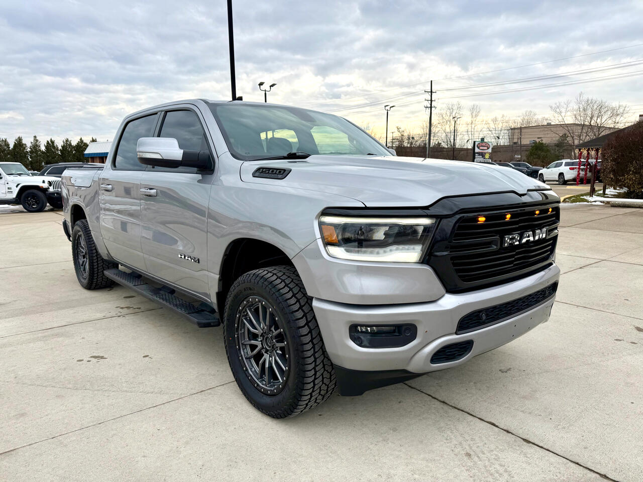 RAM 1500 Big Horn 4x4 Crew Cab 5'7" Box 2020