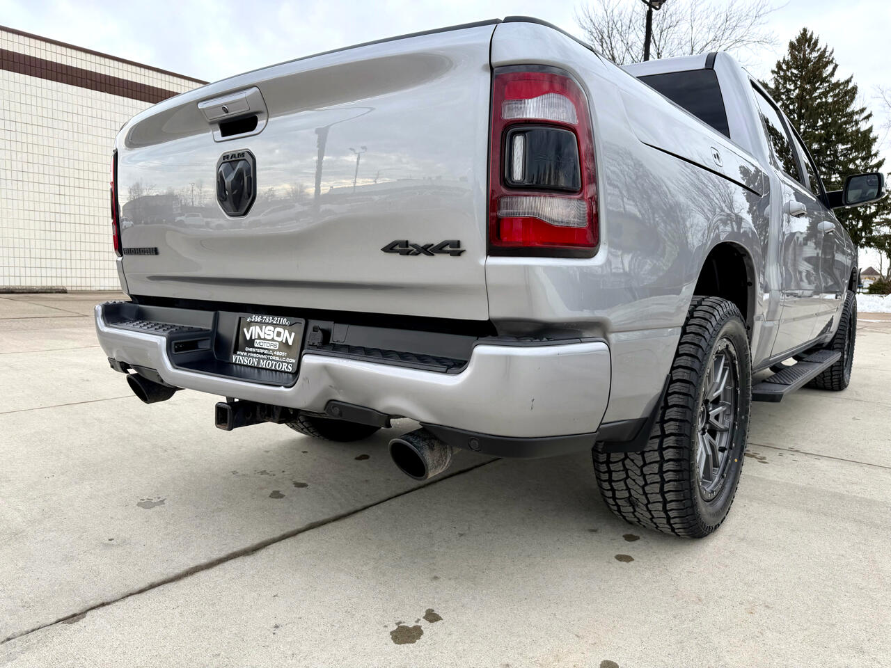 RAM 1500 Big Horn 4x4 Crew Cab 5'7" Box 2020