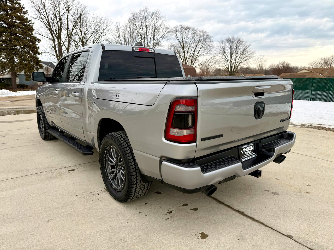 RAM 1500 Big Horn 4x4 Crew Cab 5'7" Box 2020