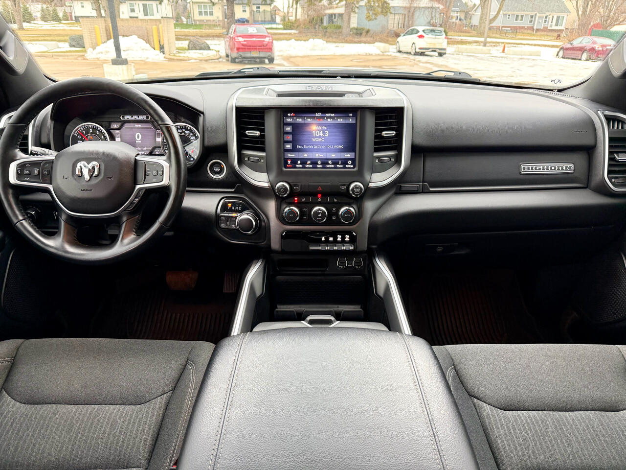 RAM 1500 Big Horn 4x4 Crew Cab 5'7" Box 2020