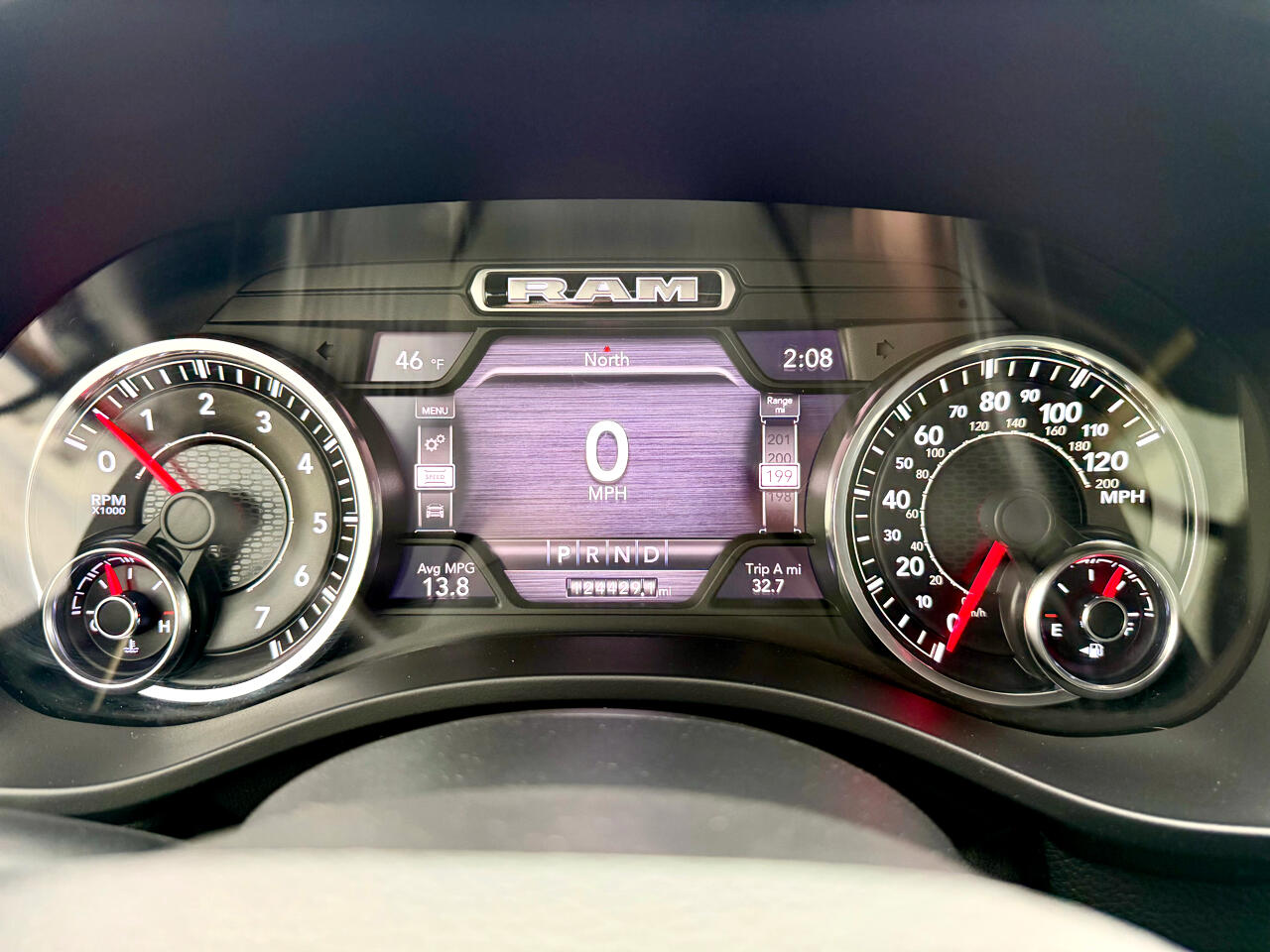 RAM 1500 Big Horn 4x4 Crew Cab 5'7" Box 2020