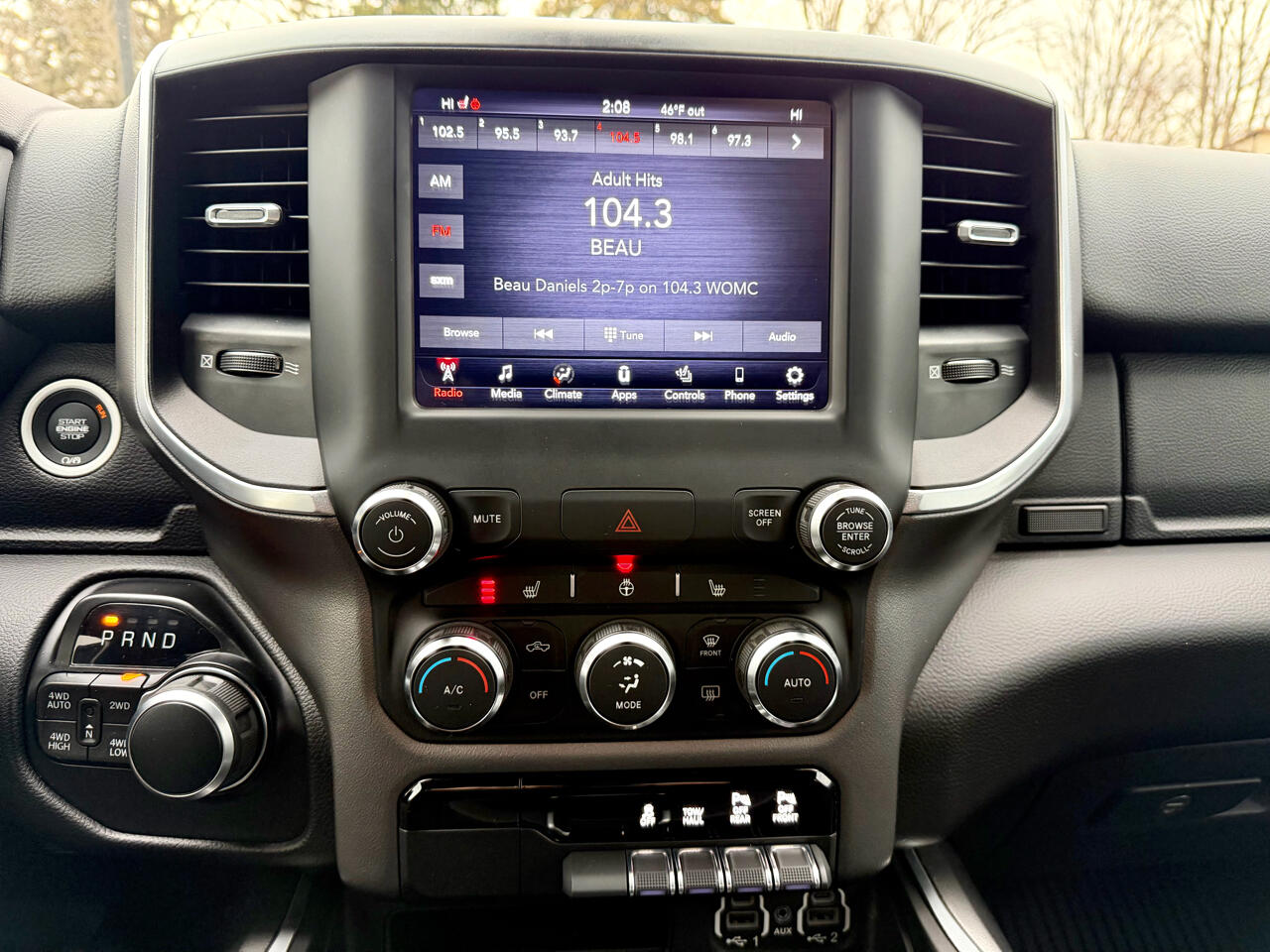 RAM 1500 Big Horn 4x4 Crew Cab 5'7" Box 2020