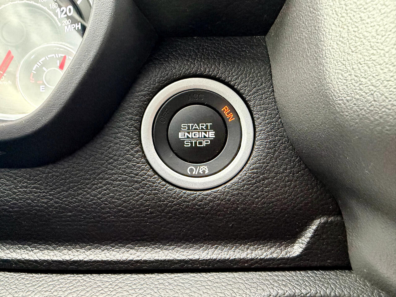 RAM 1500 Big Horn 4x4 Crew Cab 5'7" Box 2020