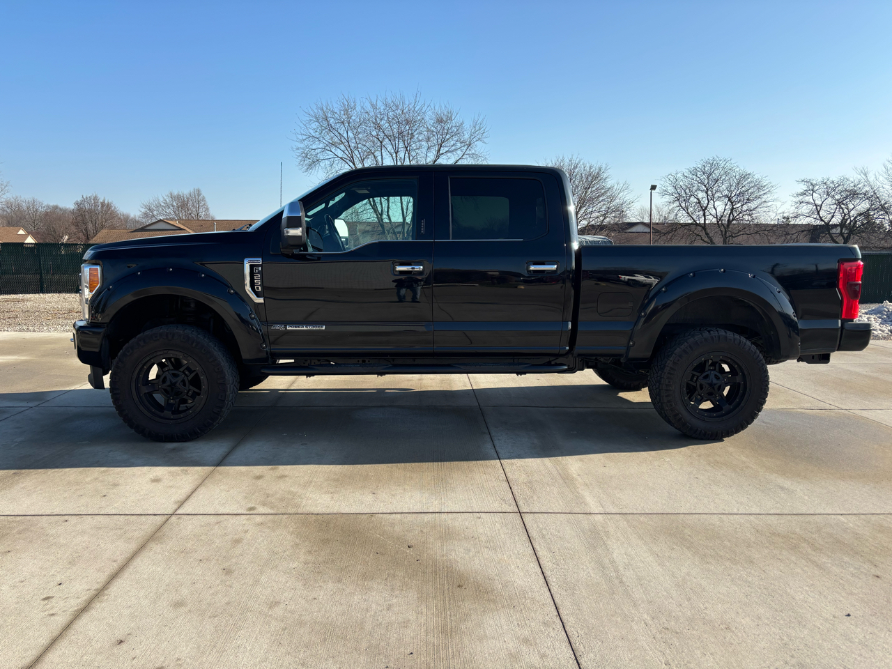 Ford Super Duty F-250 SRW Platinum 4WD Crew Cab 8' Box 2018