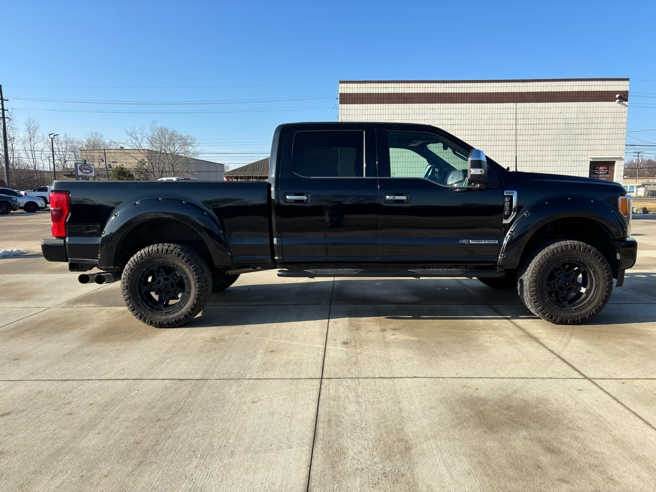 Ford Super Duty F-250 SRW Platinum 4WD Crew Cab 8' Box 2018