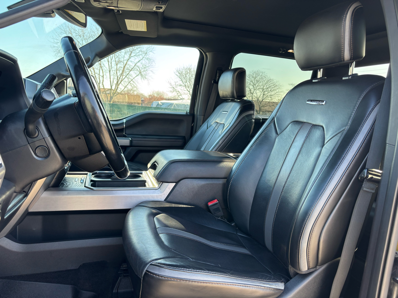 Ford Super Duty F-250 SRW Platinum 4WD Crew Cab 8' Box 2018