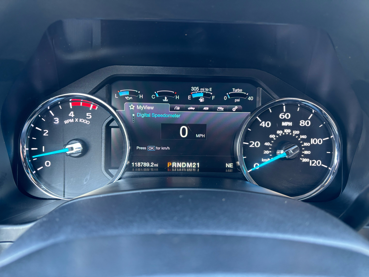 Ford Super Duty F-250 SRW Platinum 4WD Crew Cab 8' Box 2018