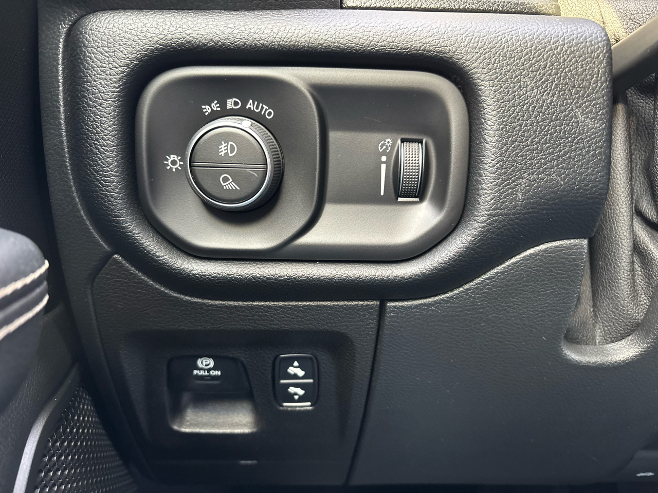 RAM 1500 Rebel 4x4 Crew Cab 5'7" Box 2022