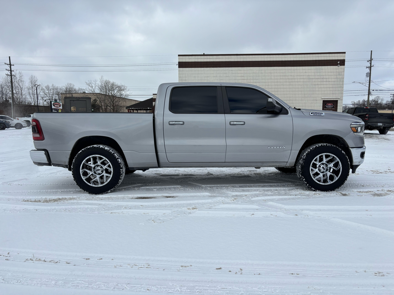 RAM 1500 Big Horn/Lone Star 4x4 Crew Cab 6'4" Box 2019